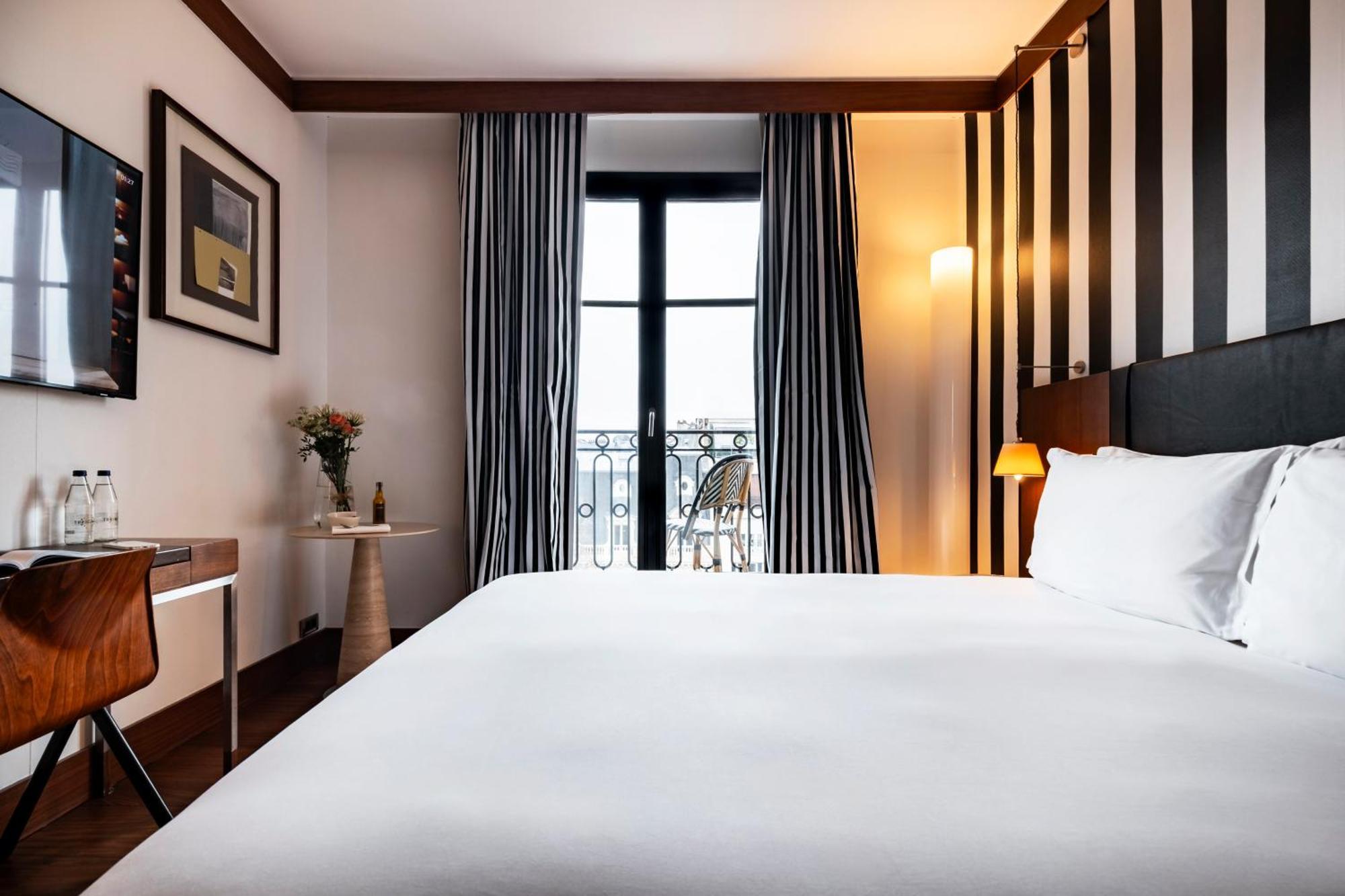 Grand Hotel Champs-Elysees Paris Exterior photo