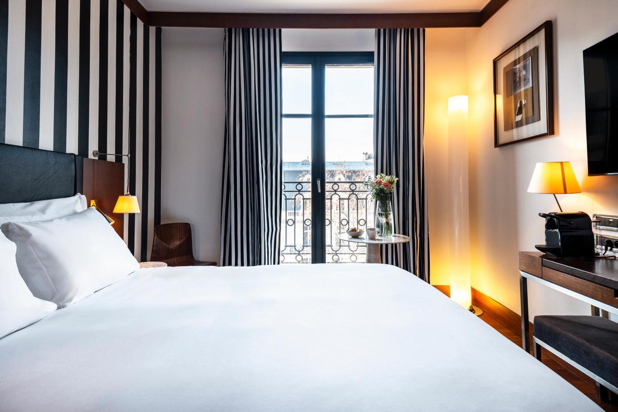 Grand Hotel Champs-Elysees Paris Exterior photo